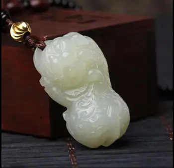 

Hetian yu white yu brave pendant Seiko brave couple pendant men and women with a ce