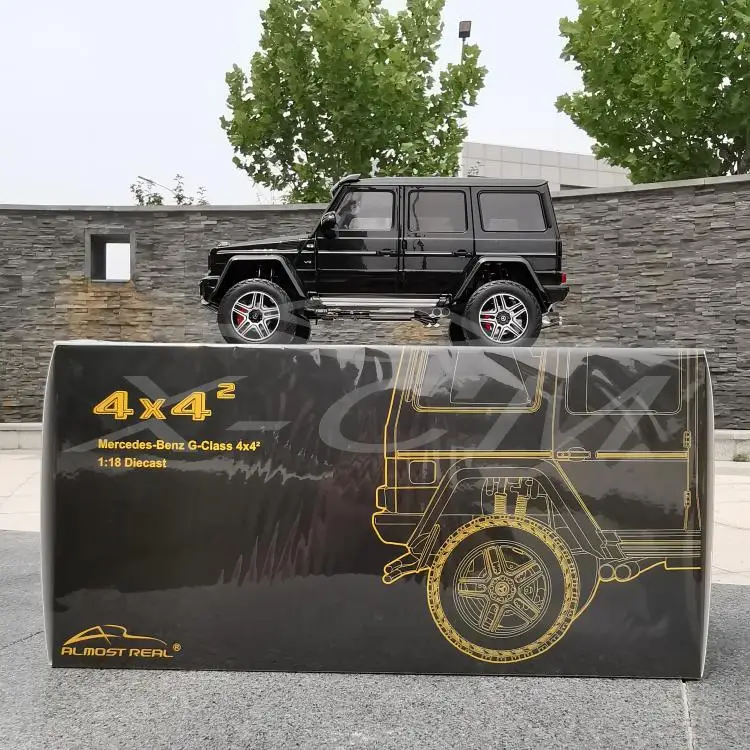 Литая под давлением модель автомобиля почти настоящая для G-Class 4x4(черный) 1:18+ маленький подарок