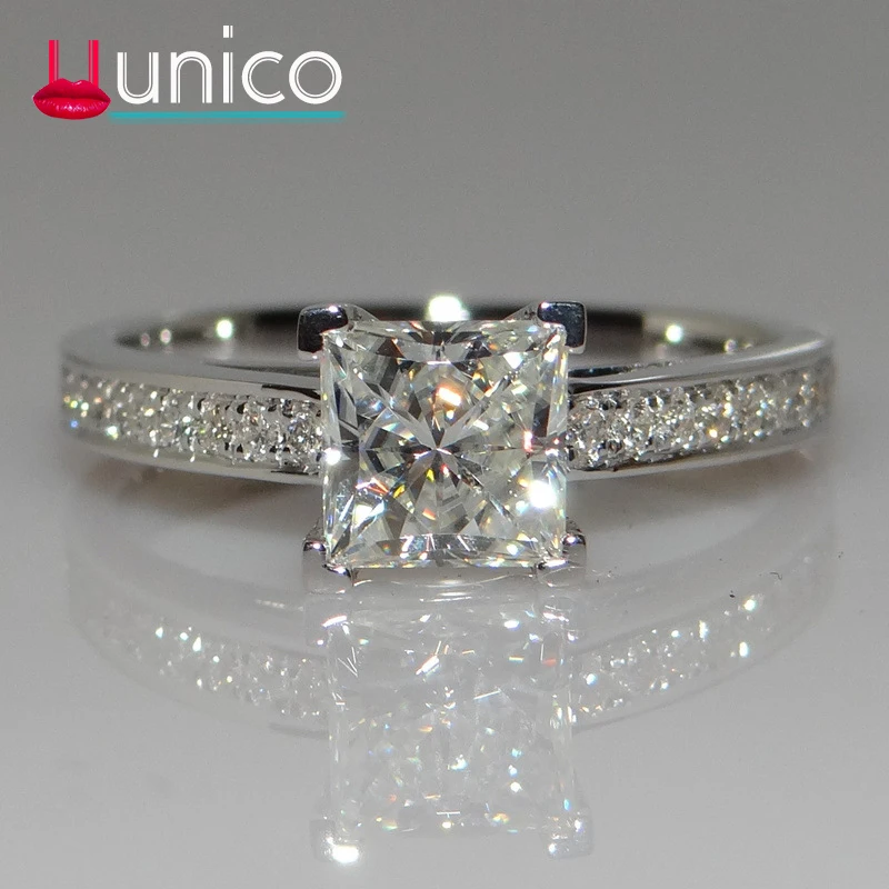 

UUNICO Luxury Silver White Solitaire Ring Zirconia Engagement Wedding Rings for Women Fashion jewelry gift Sending a girlfriend.