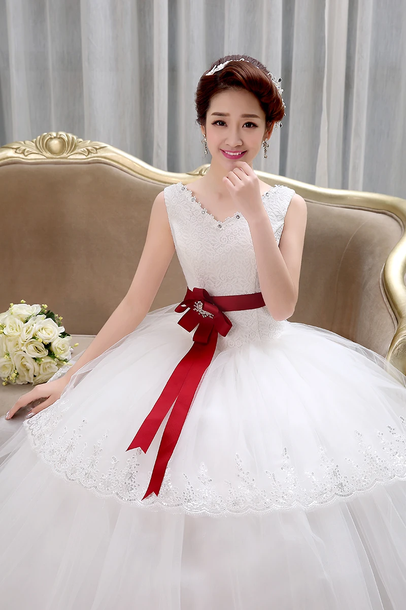 Это свадебное платье YiiYa, недорогие Бальные платья принцессы без рукавов с v-образным вырезом, белые и красные длинные свадебные платья на шнуровке HS142