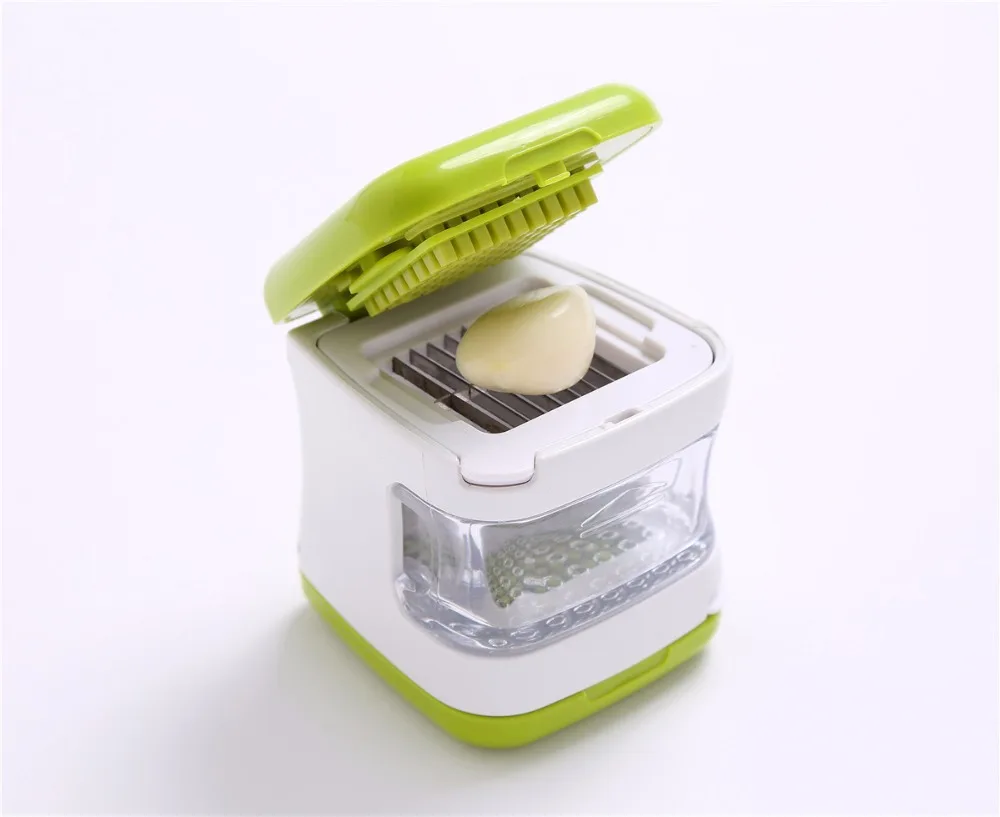 Green Kitchen Gadget Mini Garlic Press Plastic Stainless Steel Portable