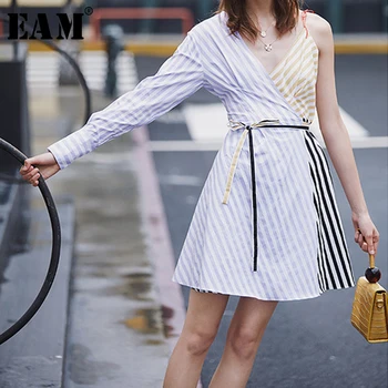 

[EAM] 2020 New Spring Summer V-Neck One Shoulder Sleeve Spaghetti Stripe Spliced Irregular Personality Dress Women Fashion JX812