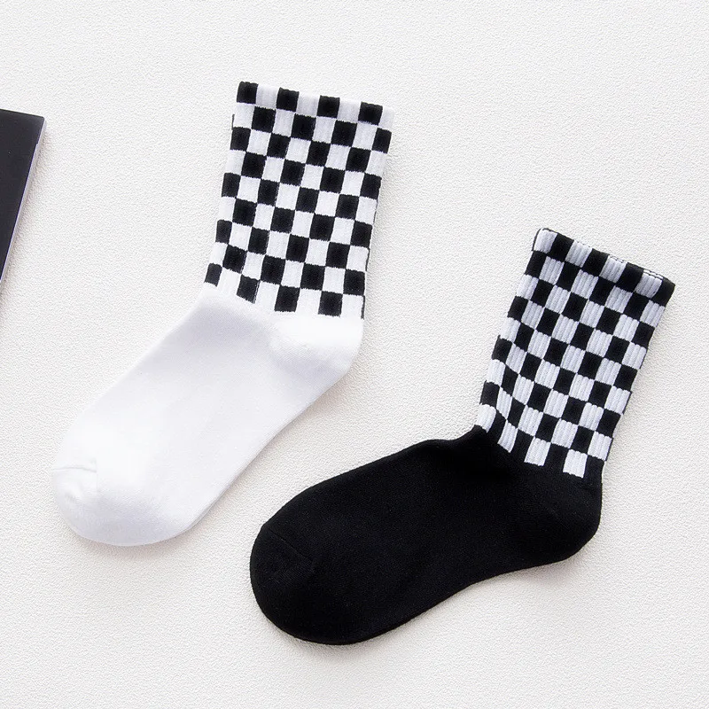

Fashion White Cotton Women Socks With Print Hip Hop Skateboard Socks For Meias Street Style Letter Word Socks Man Calcetines