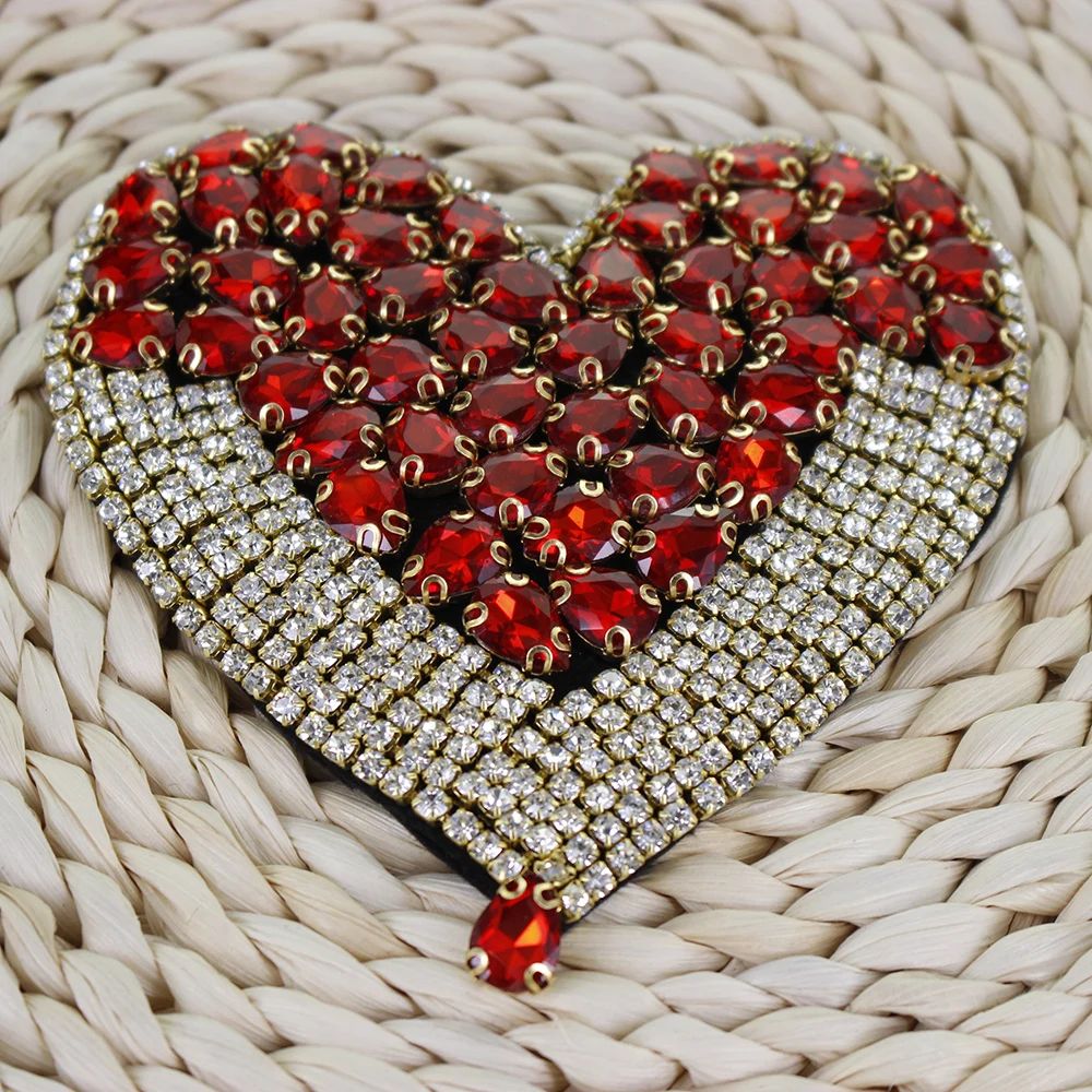 

Handmade Beaded Rhinestones Red Heart Design Patches Sew on Badge Applique Clothes Bags Decorated Craft Sewing B24