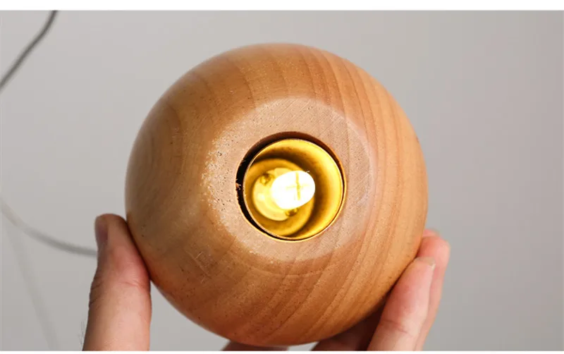 (9)