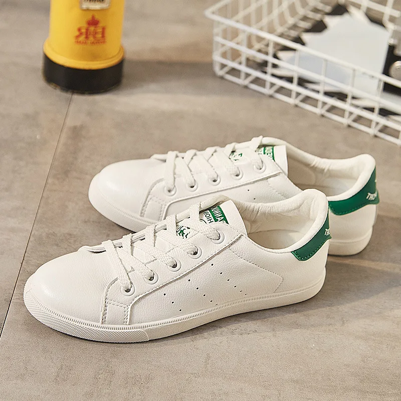 

2018 spring casual shoes wild art white shoes Flat Shoes Women sneakers gym shark flats shoes women loafers zapatos de mujer