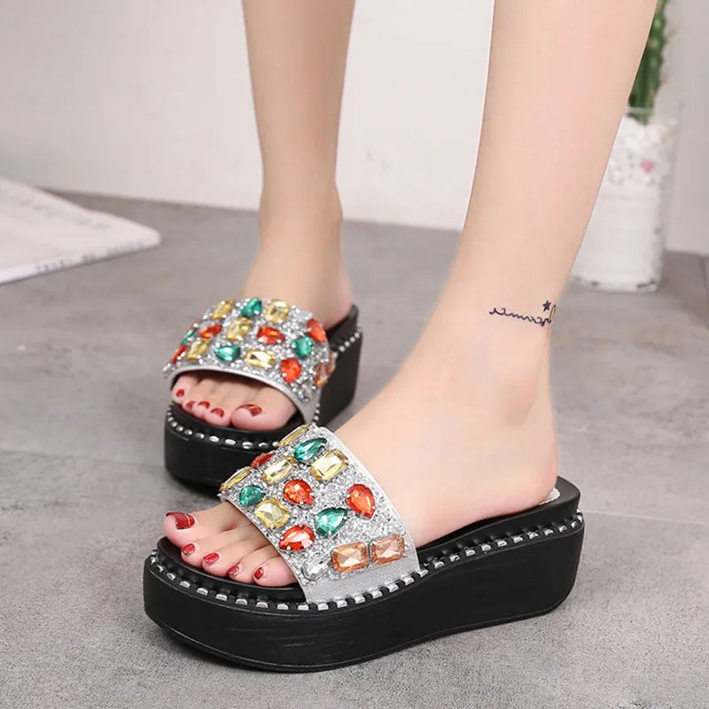 

2019 new wearing sequined rhinestone muffin with a word of sandals and slippers thick bottom wedge slippers women