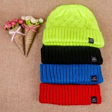 Новая уличная плюс кашемировая дикая вязаная шапка акриловая ветрозащитная супер теплая шапка изысканный дизайн твист спортивный головной убор Y6jj