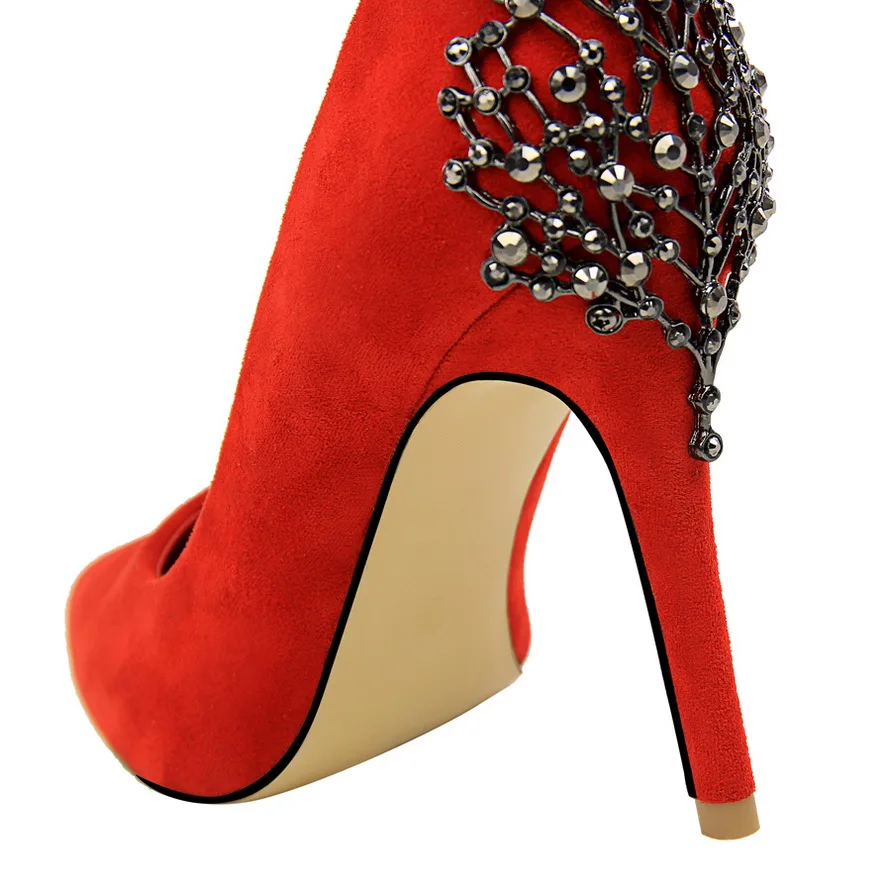 Элегантные женские туфли на высоком каблуке с металлическими кристаллами; Новинка года; модная обувь для вечеринок; Женские однотонные туфли из флока с острым носком; 6 цветов