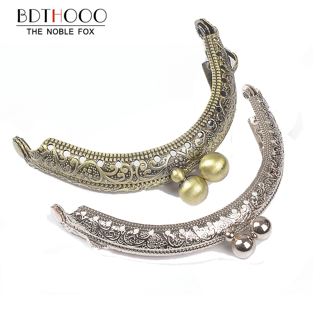 

10pcs/lot 6.5cm Metal Purse Frame Handle for Clutch Bag Handbag Accessories Making Kiss Clasp Lock Antique Bronze Bags Hardware