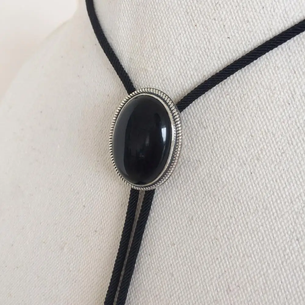 Рисунок 3 - Женское винтажное ожерелье из серебра