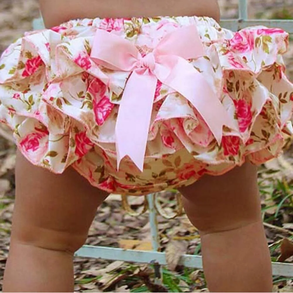 девочка на детской площадке. под юбкой детский. трусы нмдетской площадке. девочка на детской площадке. детские коротенькие юбки.