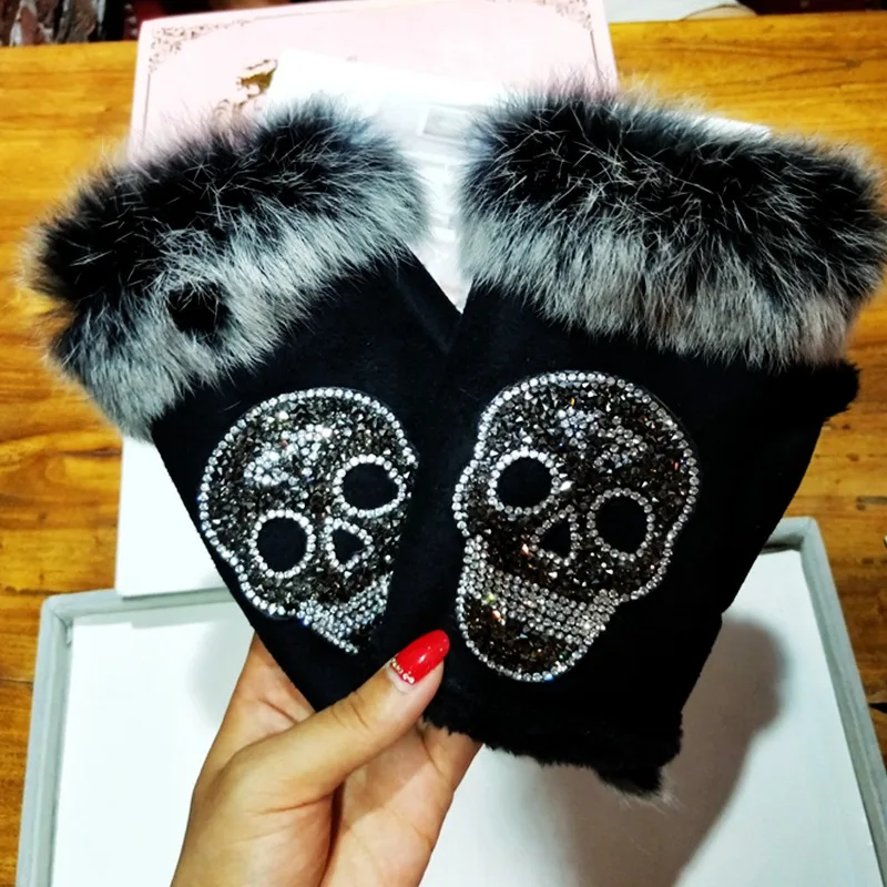 Волшебные модные зимние перчатки женские Серебристые перчатки из кроличьего меха с черепом, замшевые перчатки без пальцев, митенки, женские рождественские подарки - Цвет: gray