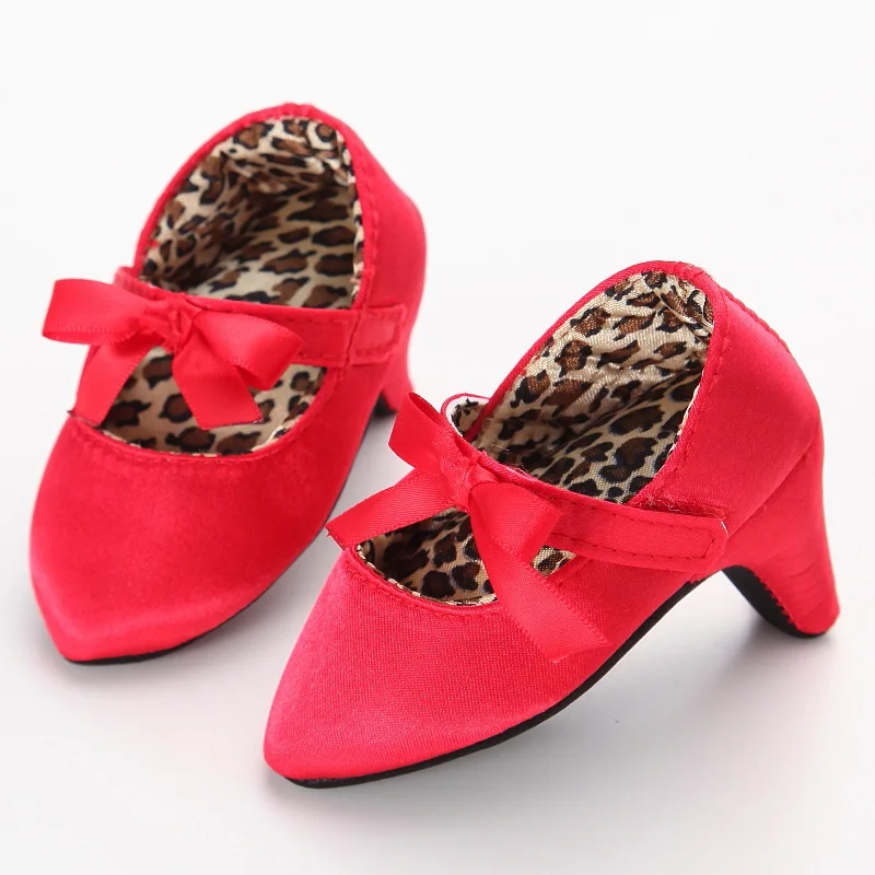Новорожденных для маленьких девочек обувь на высоком каблуке с бантом мягкая подошва обуви малышей лук Leopard принцесса Обувь для младенцев - Цвет: Красный