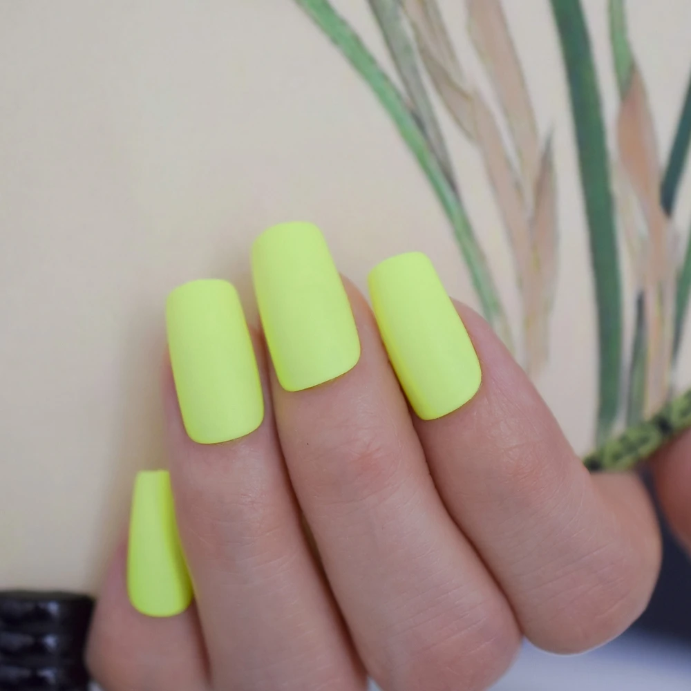 Квадратные матовые ногти Chartreuse среднее лимонное масло искусственные с клейким