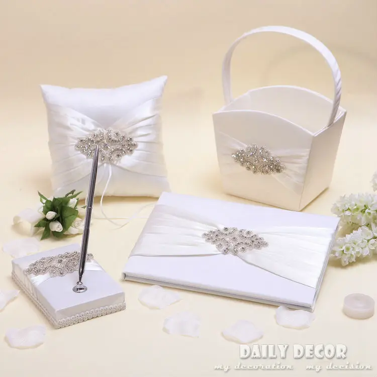 

Rhinestone Crystal wedding party accessories set ( ring pillow + flower basket + Signature pen + guest book ) Accesorios de boda