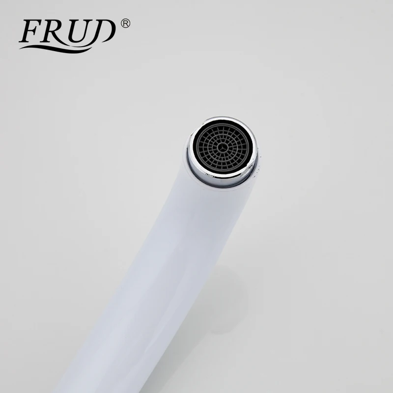 Кухонный кран Frud для холодной и горячей воды с двойной ручкой одним отверстием