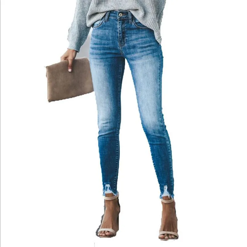 Новые женские джинсы на осень года тонкие, тонкие, рваные и бахромой
