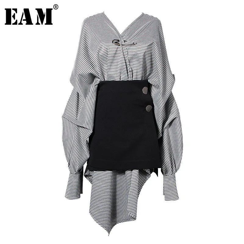 Женское платье в черную клетку EAM черное свободного покроя с v образным вырезом и