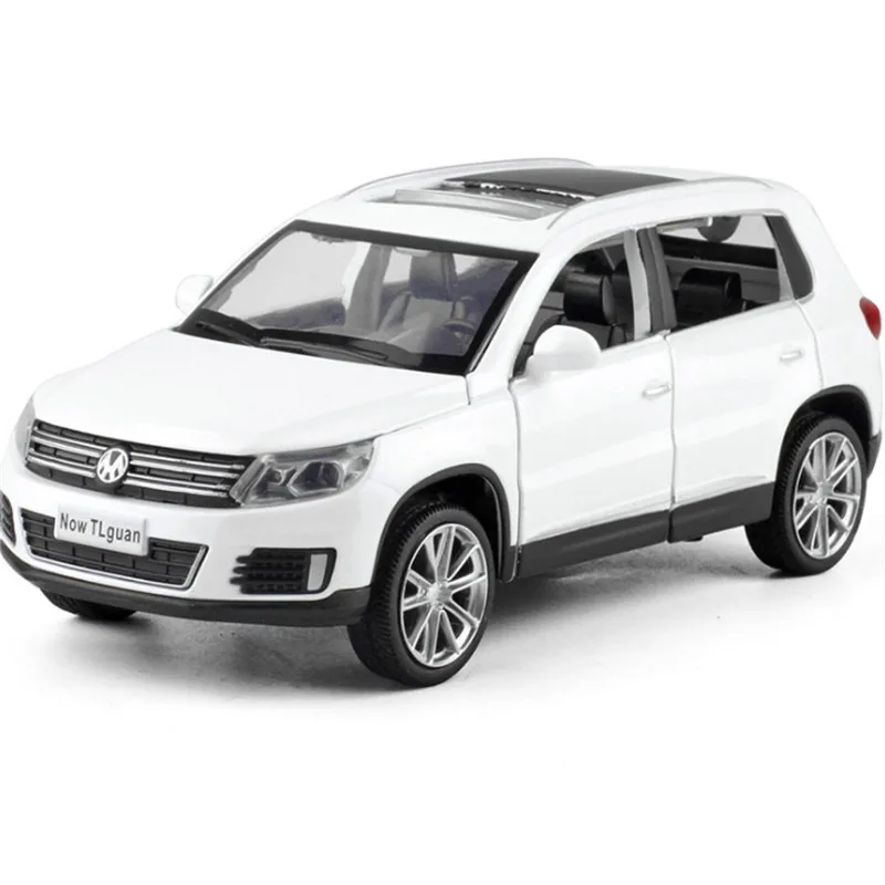 Goedkoop Tiguan SUV Legering Trek Speelgoed Auto Model Hoge simulatie 132 Muzikale Knipperende Zes Open De Deuren Diecast Metalen Voor kinderen Speelgoed