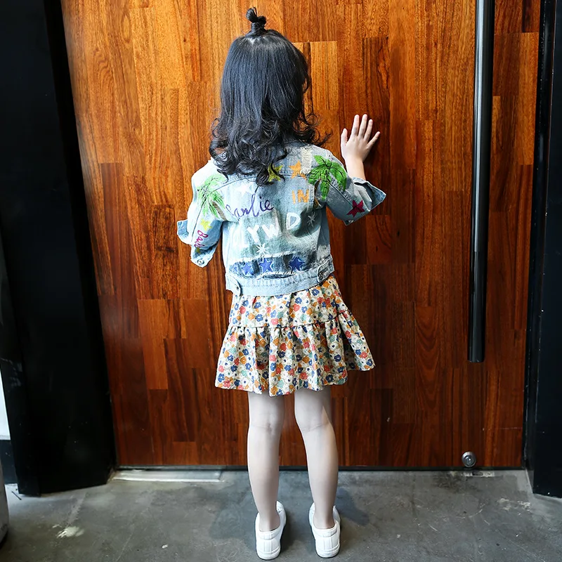 

Girls Long Sleeve Button Denim Jackets Coat Students Ripped Letter Print Jeans Coats Kids Fashion Loose Outerwear 4-12Y AA11788