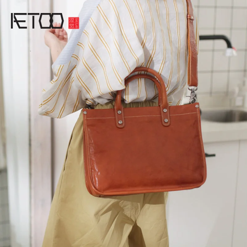 

AETOO Large capacity single shoulder retro cowhide crossbody bag, temperament Female college wind wide shoulder strap portable B