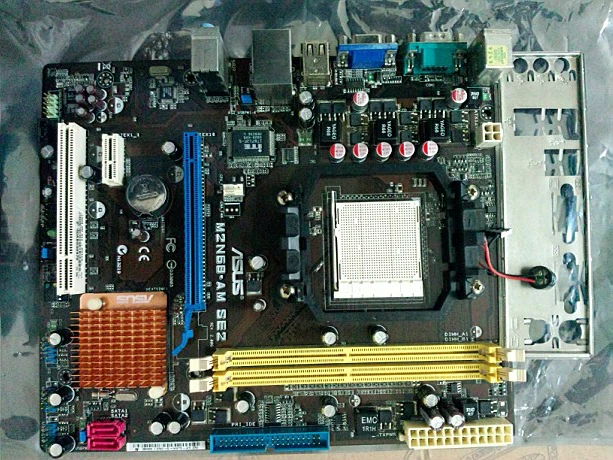 Оригинальная Материнская плата ASUS M2N68-AM SE2 DDR2 Socket AM2/AM2+/Micro ATX