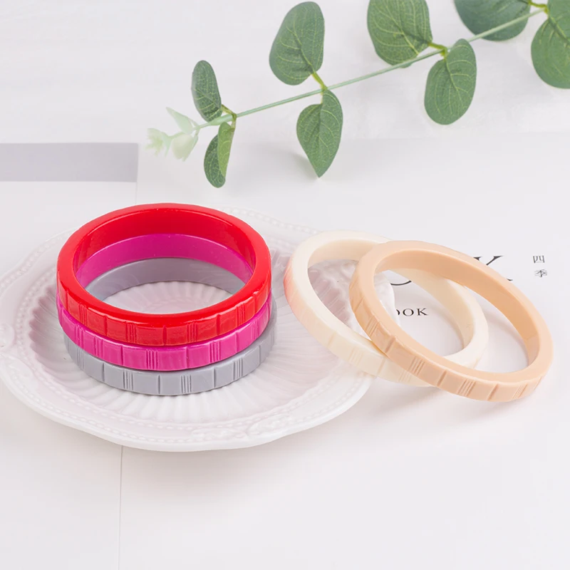 Classic Fashion Acrylic Cuff Engraved Bracelet Bangles Women White Resin Bangles Ladies Vintage Simple Bracelet Jewelry 2018 New (2)