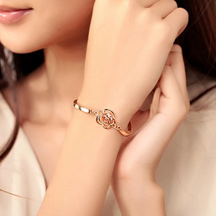 new fashion Korean version of the Golden Rose upscale camellia zircon bracelet jewelry