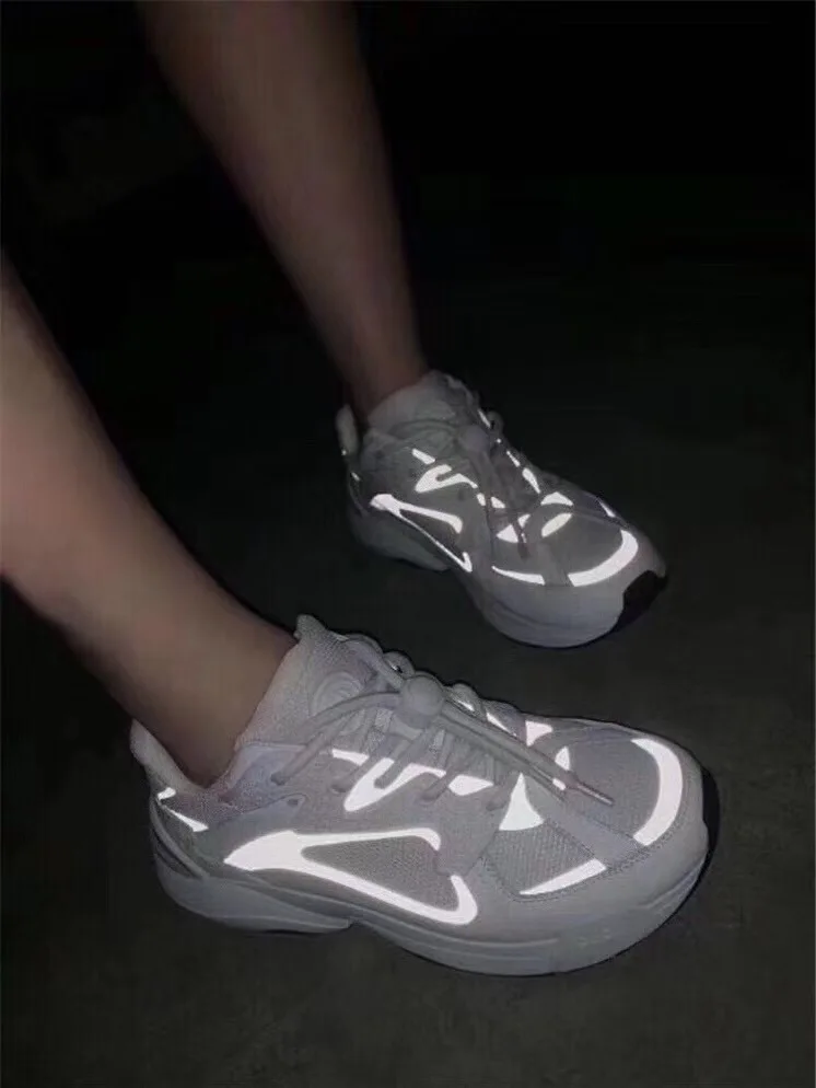 

2019d family spring and summer new 3M reflective sports shoes, this shoe can be comparable to Daddy shoes not only look good on