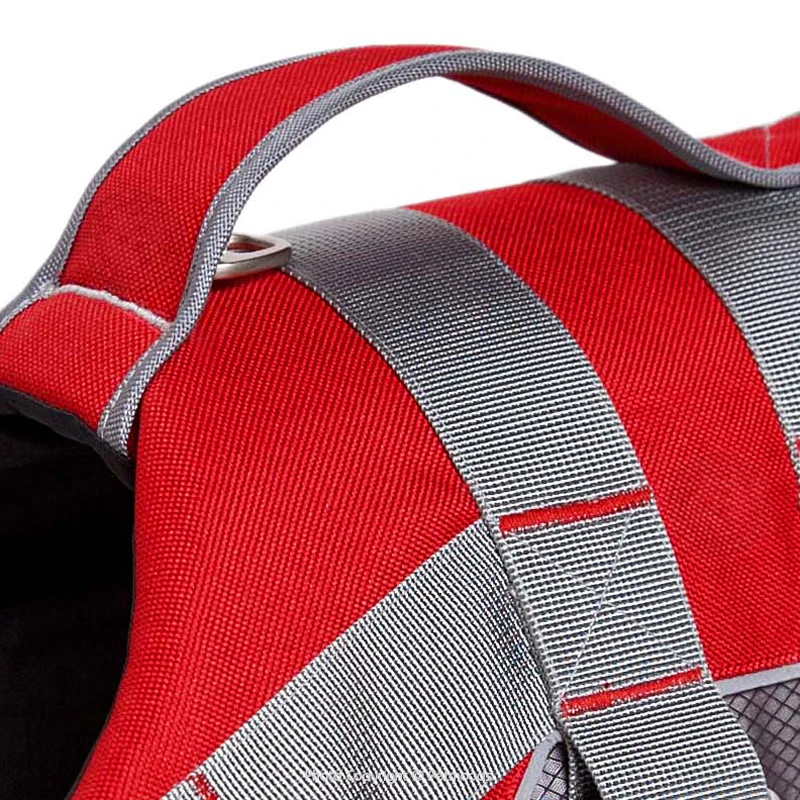 Helios_Dog_Red_Jacket_Detail_Handle-800x