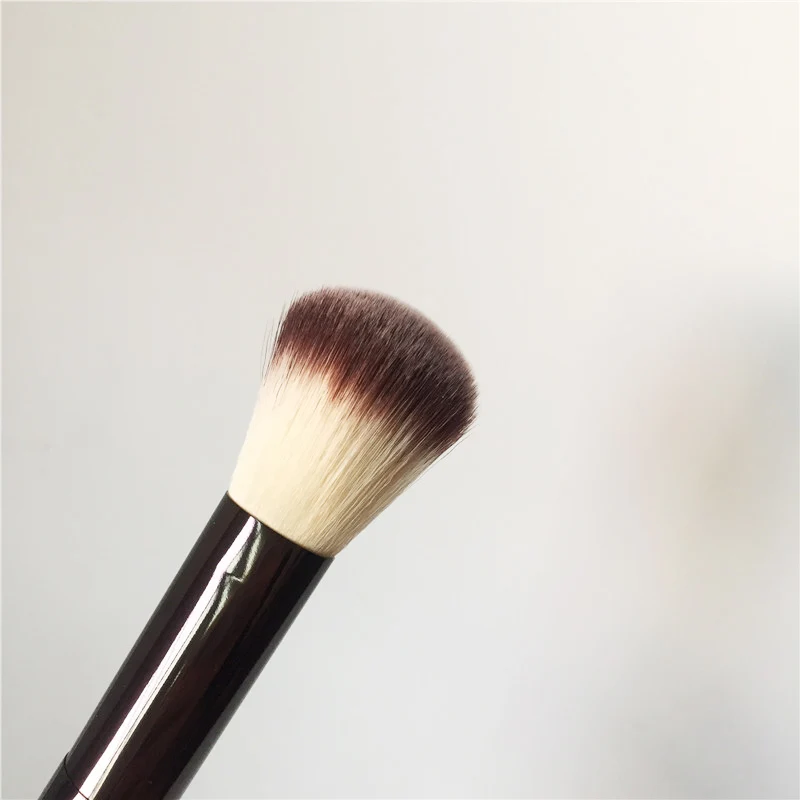 Hourglass No.2 Blush Brush _ 2