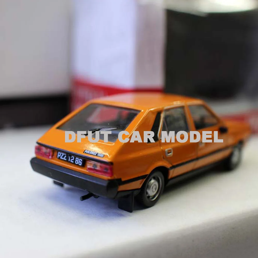 Литой под давлением автомобиль из 1:43 сплава FSO POLONEZ модель детских игрушечных