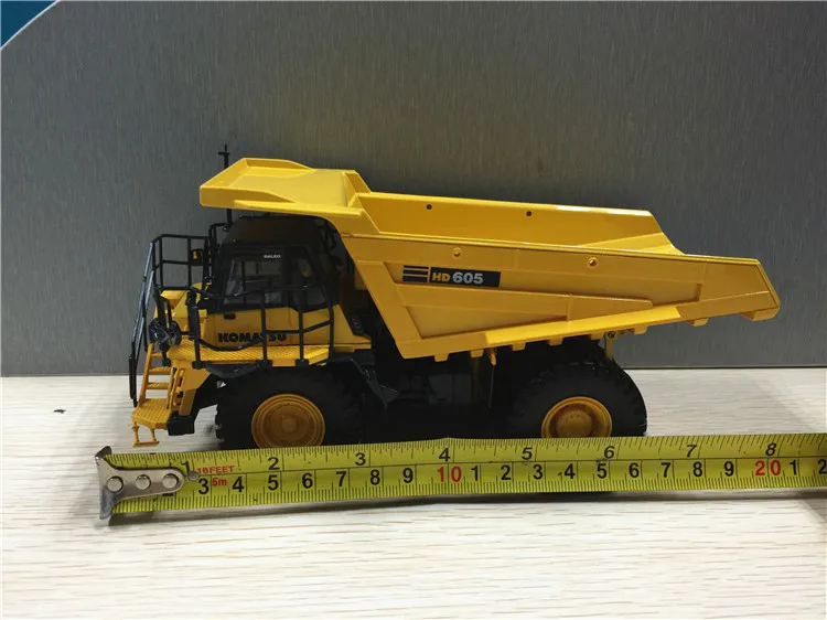 Игрушечная модель в подарок UH8009 масштаб 1:50 Komatsu HD605 внедорожник строительные