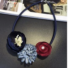 Venta caliente Maxi de Boho Gargantilla Collar Gótico Collares Joyería de Las Mujeres Collares Hechos A Mano de Flores de Tela Colgantes Para Las Mujeres Mujer