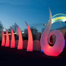 Очаровательная светодиодная светящаяся надувная спиральная модель Раковины Улитки, изогнутая форма с красочными спортивными огнями для ночного мероприятия, вечерние