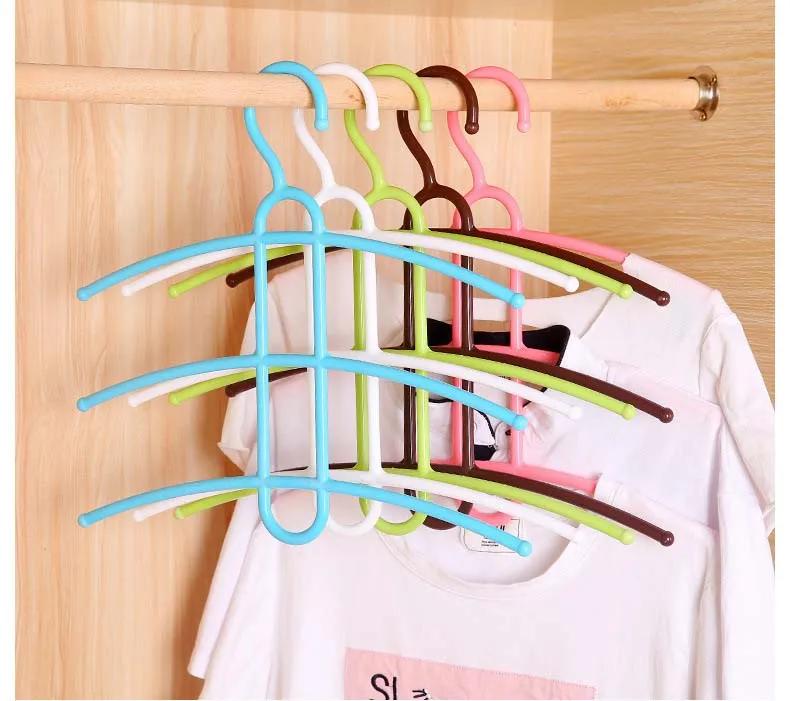 4418835884_985689983