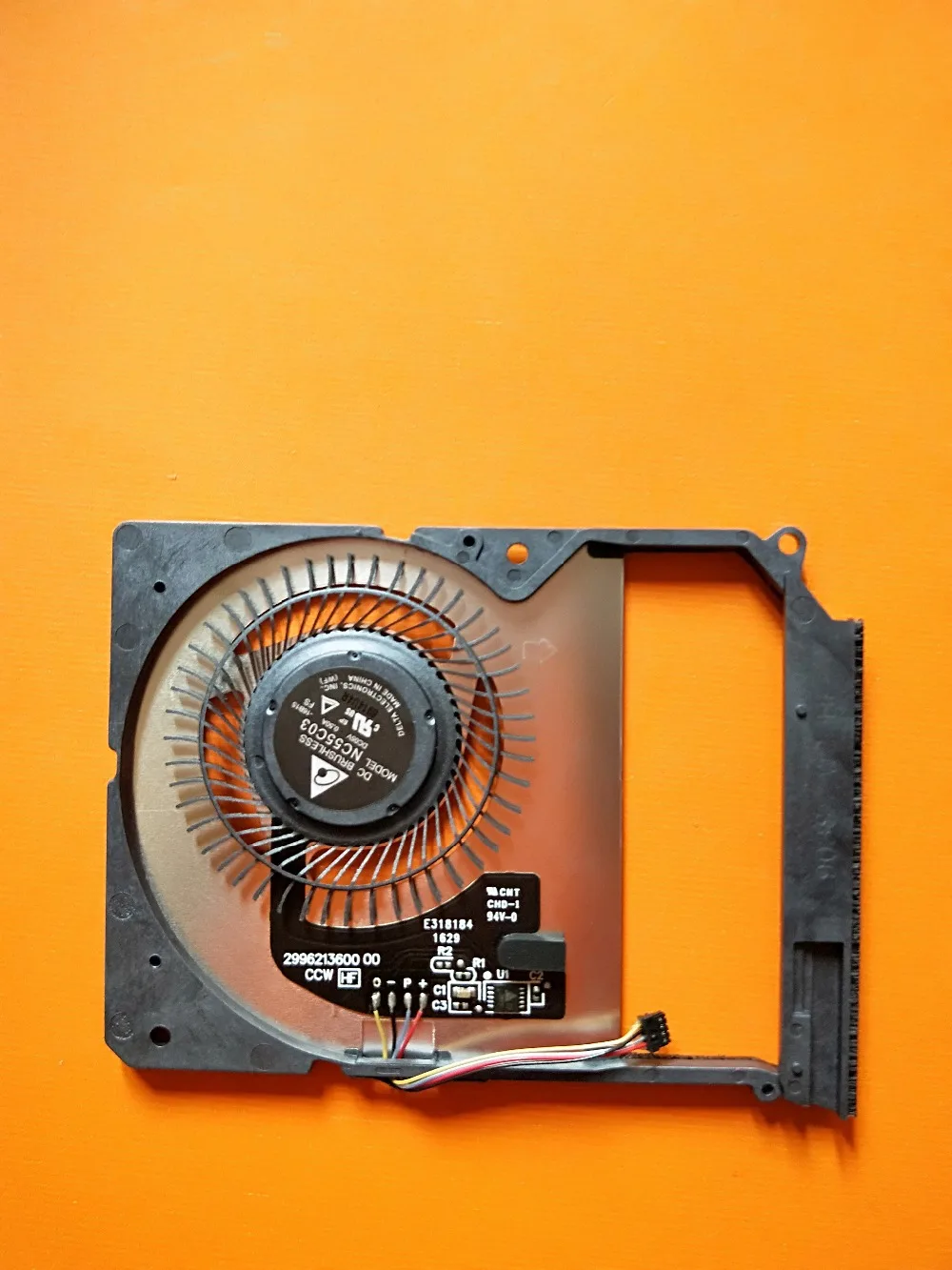 Новый вентилятор охлаждения для ASUS T304 T304UA NC55C03 16B15 13MB0C60M11011|Охлаждающие подставки