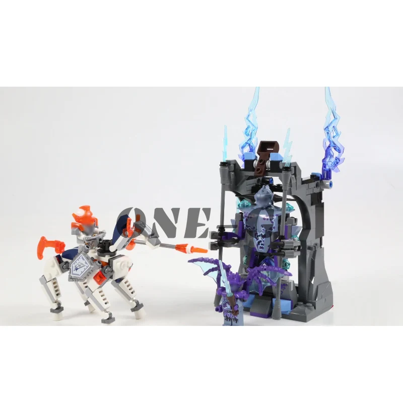 Совместимые legoinglys nexo knights 70359 строительные блоки 14026 кирпичи копье vs осветляющие