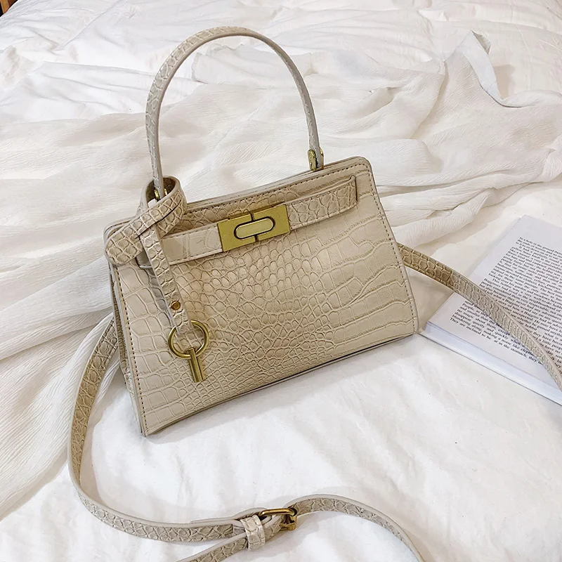 

Summer Texture Crocodile Pattern Bag Girl 2019New Korean Version One Shoulder Slanting Fashion Hand-held Bag Diamond Chain Paris
