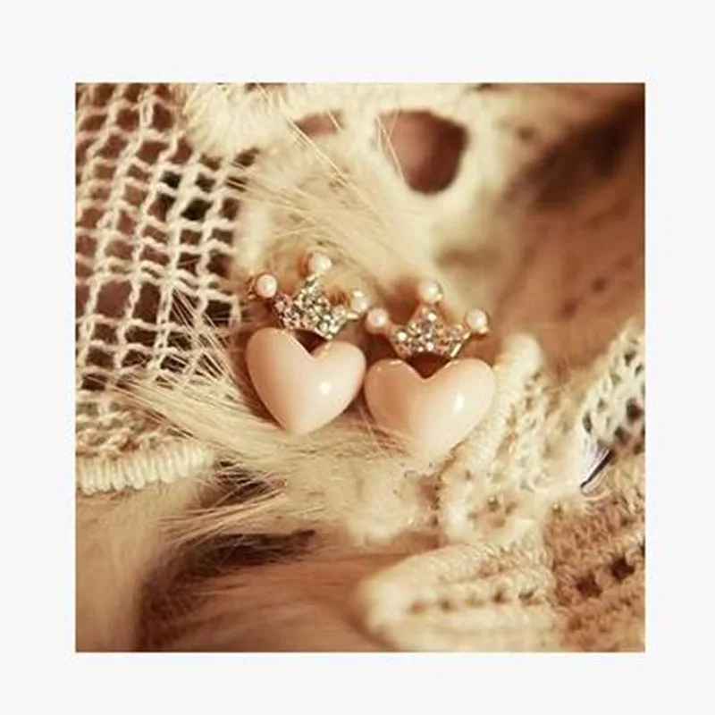 

Grace Jun(TM) New Design Crown Shape Clip on Earrings Non Piercing for Girls Party Cute Peach Heart Needn't Ear Hole Earrings