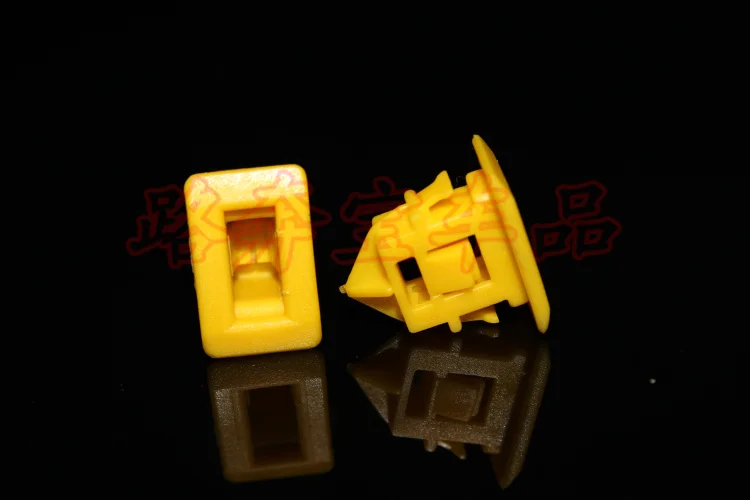 Us 4 39 12 Off 5pcs Lower Door Side Skirt Edge Beam Bottom Edge Guard Plate Snap Clip For Volvo S40 C30 S80 S60 Plastic Fastener In Auto Fastener