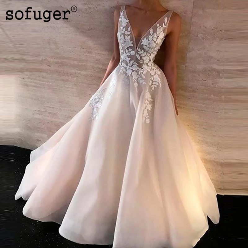 

2019 Elegant Long Prom Dresses Deep V neck Sleeveless Formal Dress Appliques Zipper Back Cheap Evening Party Gowns