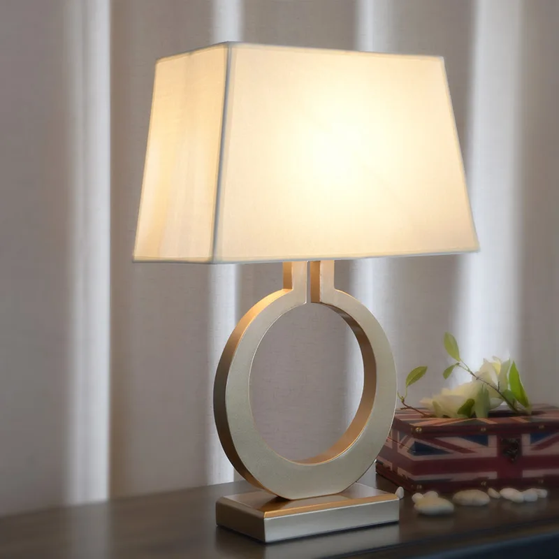 American-modern-luxury-villa-gold-table-decorating-table-lamp-Nordic-retro-bedroom-bedside-LED-reading (3)