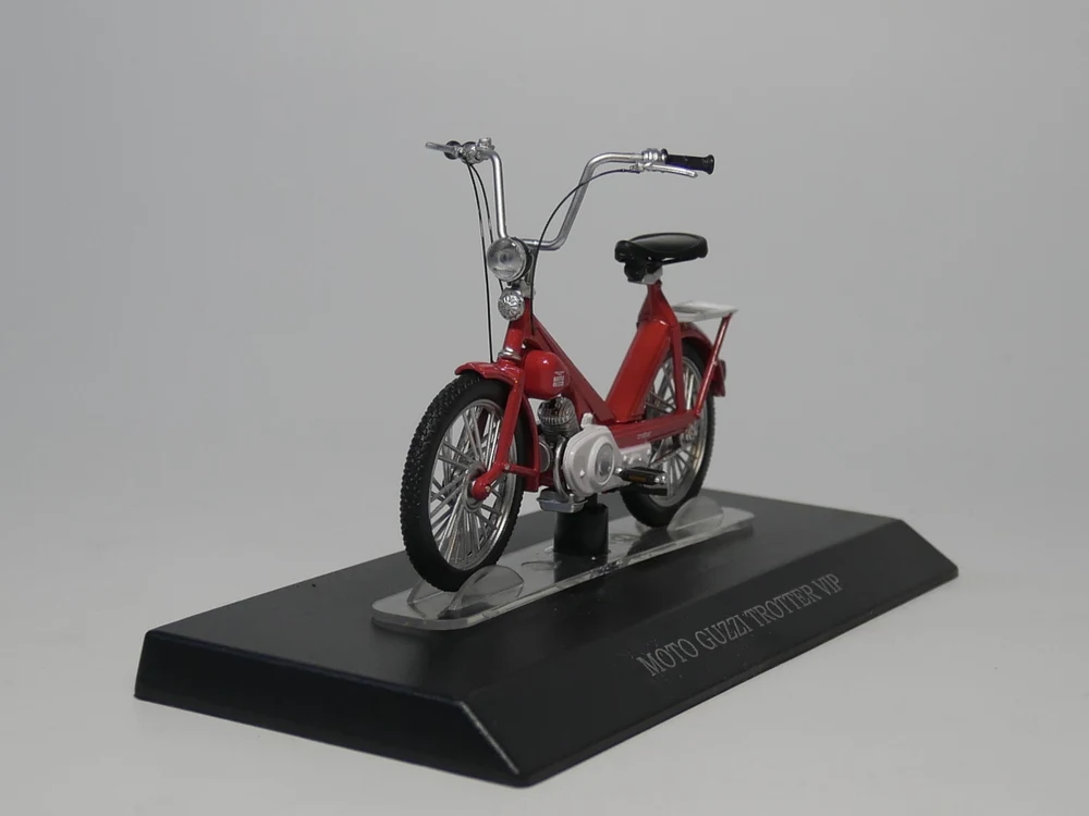 

Auto Inn - 1:18 Scale motorcycle MOTO GUZZI TROTTER VIP Diecast model