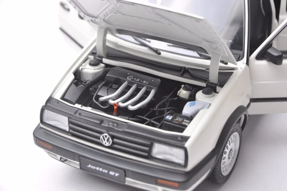 1:18 литая под давлением модель для Volkswagen VW Jetta GT MK2 1984 белый седан редкий сплав игрушечный автомобиль миниатюрная коллекция подарки