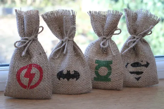 

Rustic Burlap Wedding Party Gift Favour Bags Justice League Geek Comic Bachelorette Hangover Survival Kit party Candy pouches