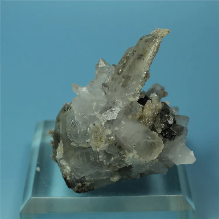 Минерал образующий. Галит минерал голубой. Жеода халцедона. Минерал образующий. Минералы хибин.