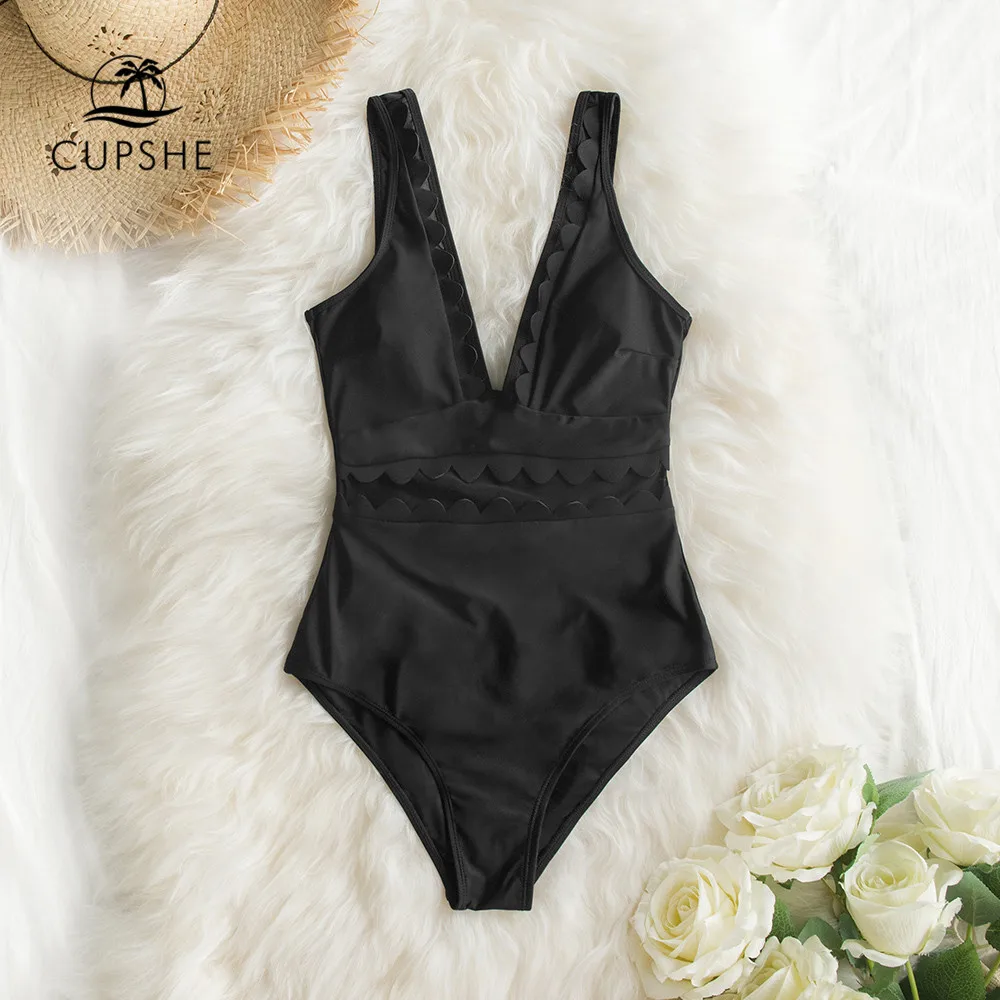 Billige CUPSHE Solid Black V ausschnitt Einteiliges Badeanzug Sexy Scalloped Padded Tasse Frauen Bademode Monokini Mädchen Strand Badeanzug Bademode