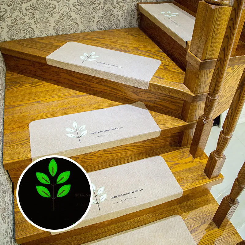 Five leaves stair pedal pad staircase sticker carpet glue free self-adhesive PVC anti-skid pad repeated washing Five leaves stair pedal pad staircase sticker carpet glue free self-adhesive PVC anti-skid pad repeated washing